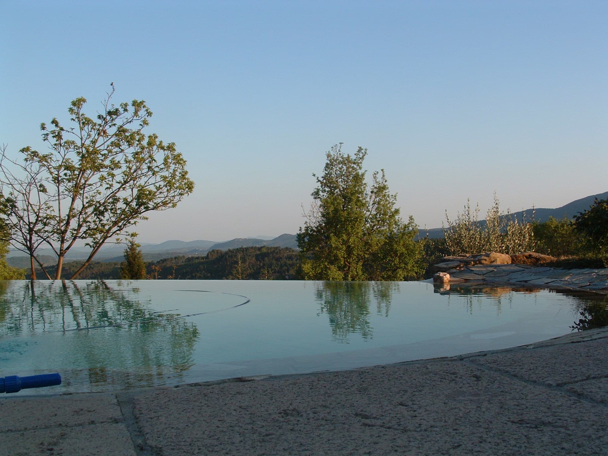 Piscine lagon Débordement sur les Cévennes - Les Vans